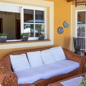 Vergel With Huge Private Pool, Jacuzzi, Sauna & Bbq By Amazzzing Travel Villa